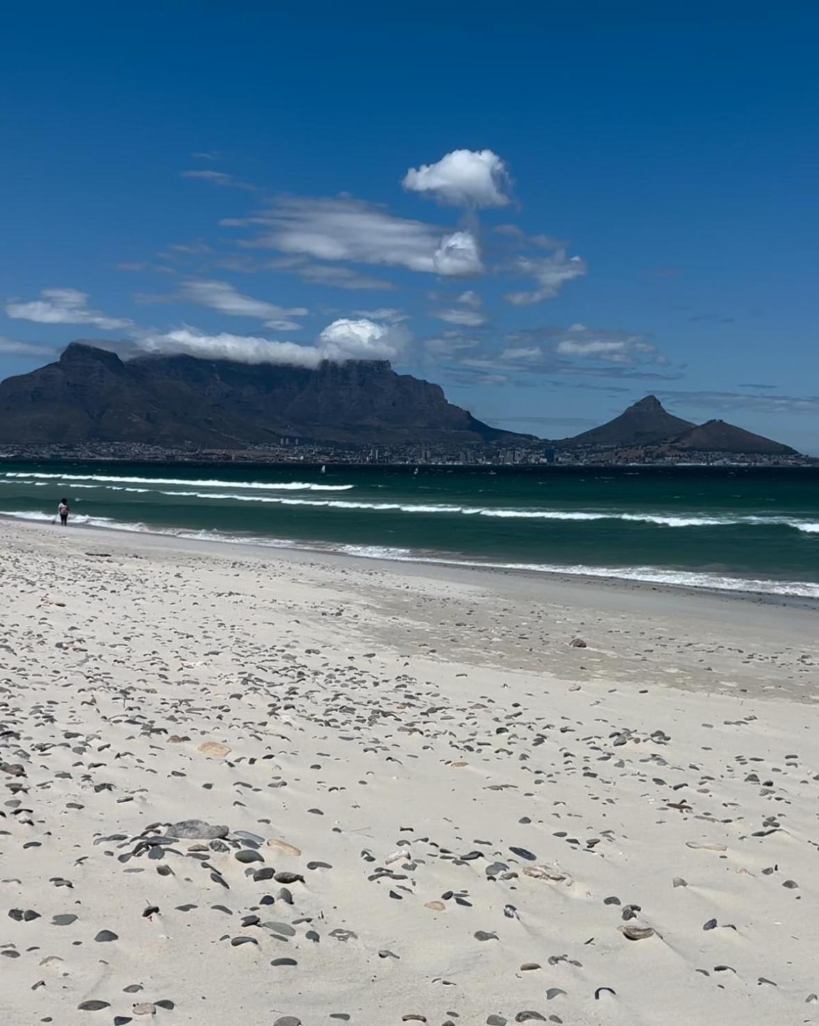 Sunset Waves Bloubergstrand - 50m From Sunset ! Homestay